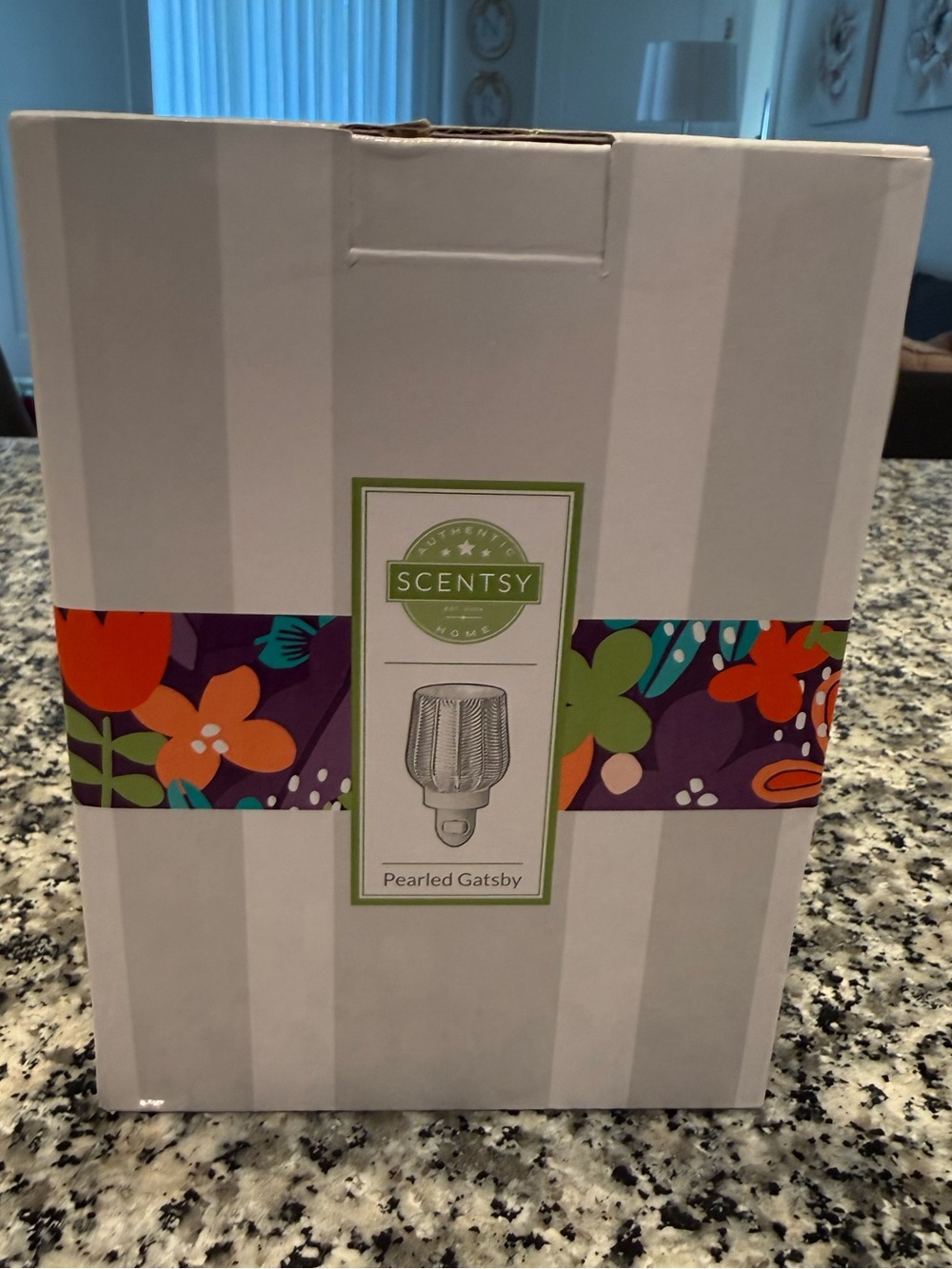 Scentsy Pearled Gatsby Mini Warmer - Picture 4 of 4